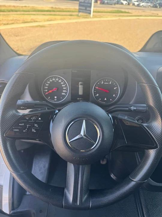 2025 Mercedes-Benz VS30 Sprinter - Image 10 of 14