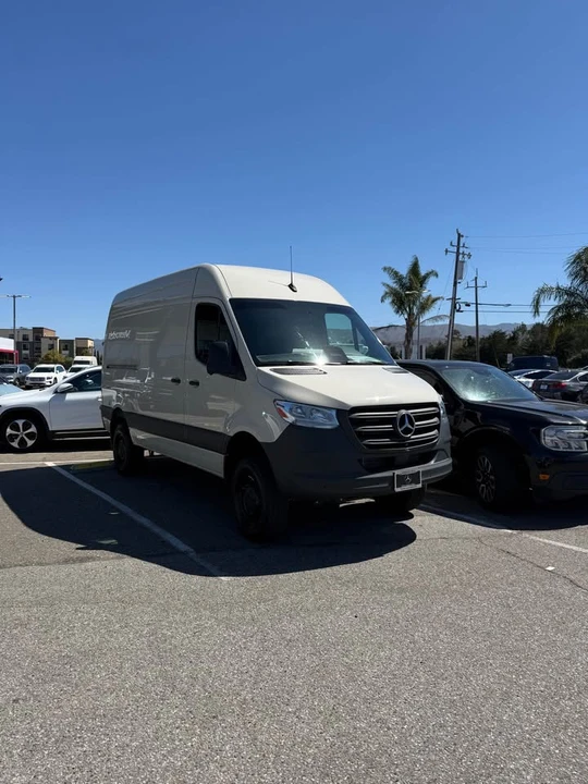 2025 Mercedes-Benz VS30 Sprinter - Image 3 of 5