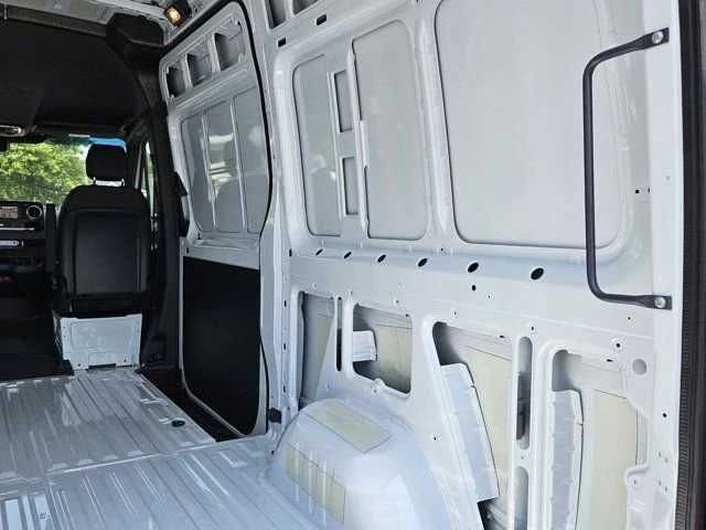 2025 Mercedes-Benz VS30 Sprinter - Image 18 of 19