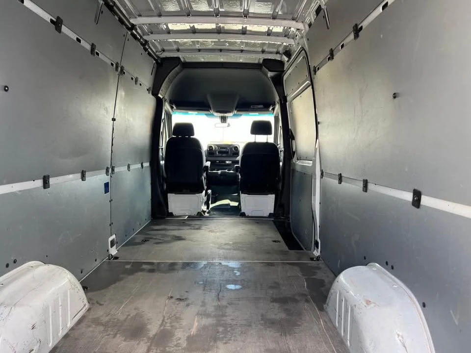 2025 Mercedes-Benz VS30 Sprinter - Image 8 of 18