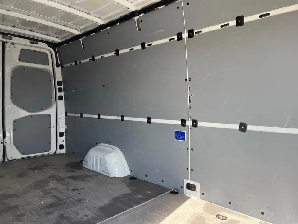 2025 Mercedes-Benz VS30 Sprinter - Image 7 of 18