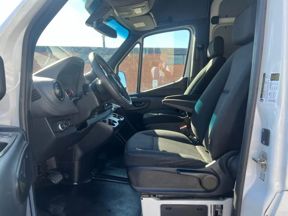 2025 Mercedes-Benz VS30 Sprinter - Image 10 of 16