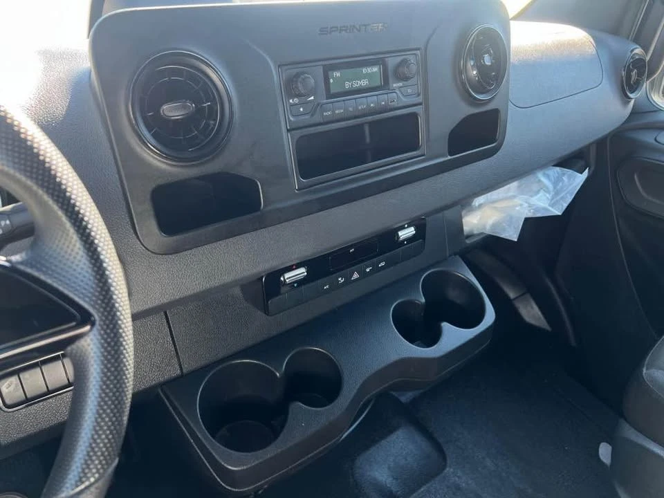 2025 Mercedes-Benz VS30 Sprinter - Image 12 of 16
