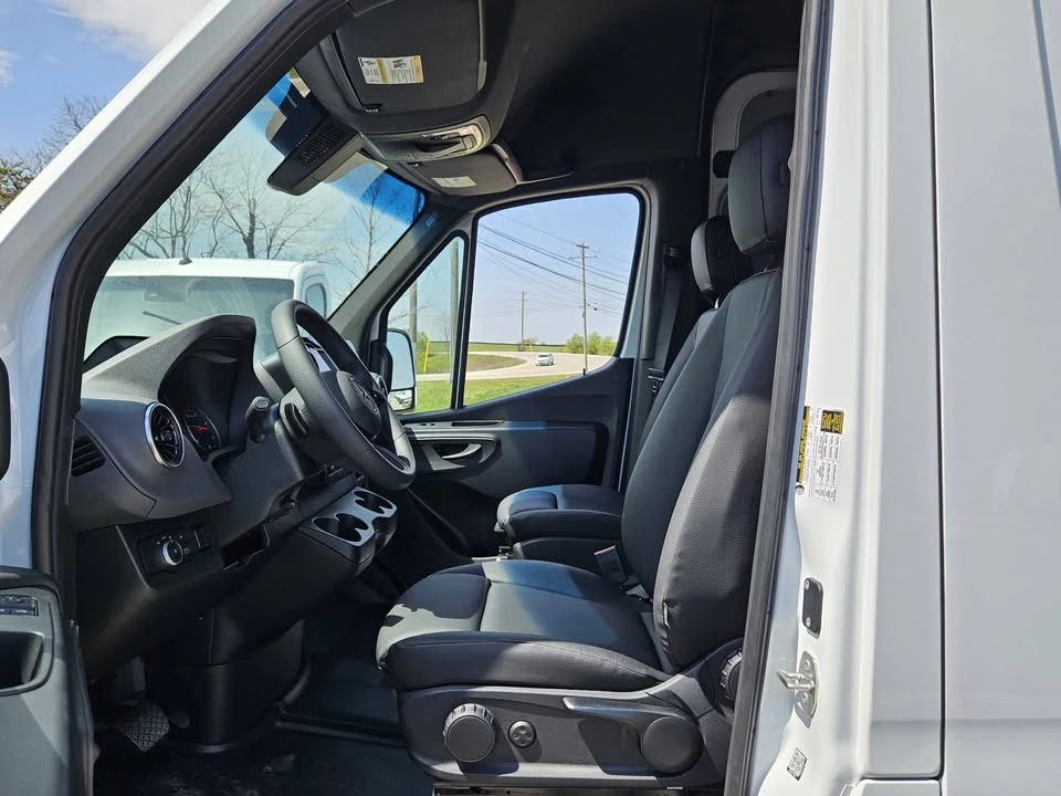 2025 Mercedes-Benz VS30 Sprinter - Image 6 of 20