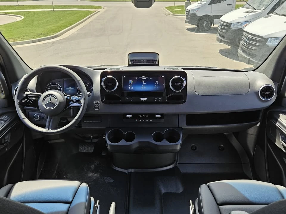 2025 Mercedes-Benz VS30 Sprinter - Image 7 of 20