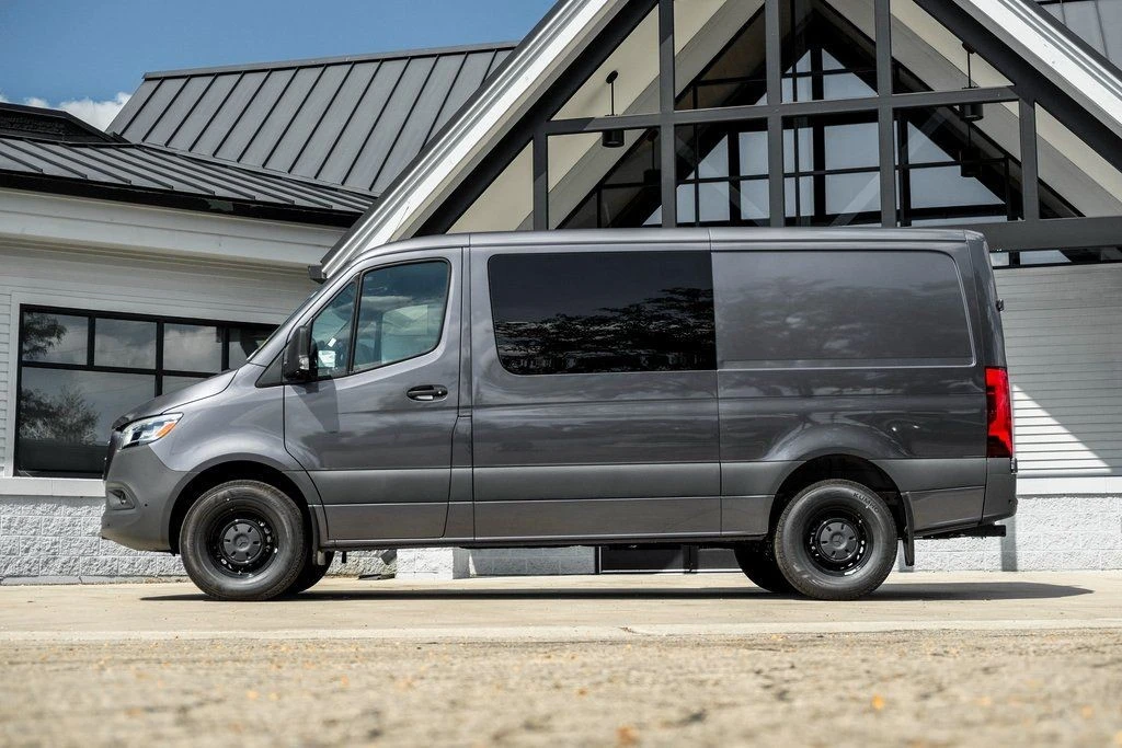 2025 Mercedes-Benz VS30 Sprinter - Image 3 of 21