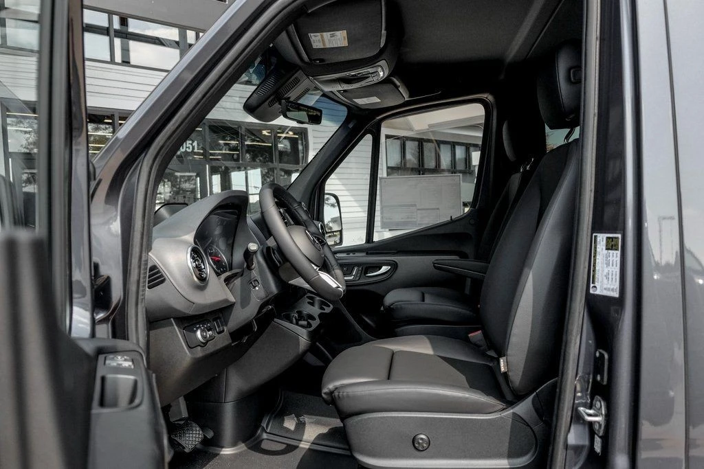 2025 Mercedes-Benz VS30 Sprinter - Image 12 of 21