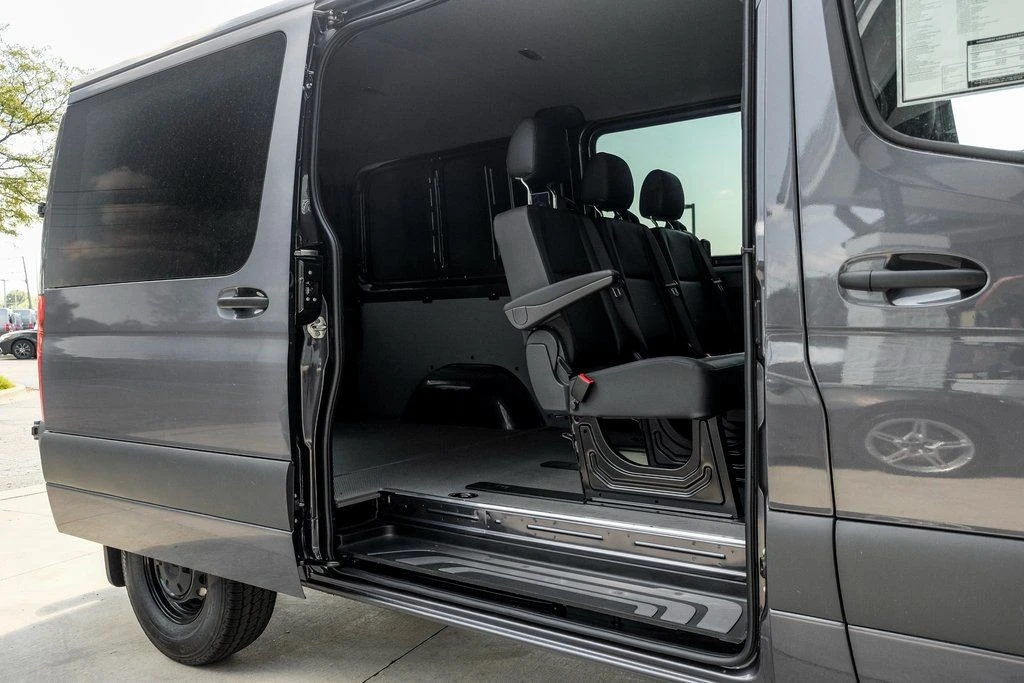 2025 Mercedes-Benz VS30 Sprinter - Image 10 of 21