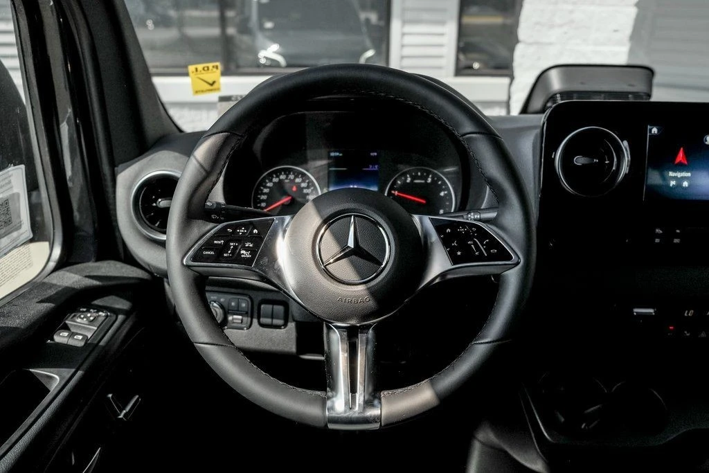 2025 Mercedes-Benz VS30 Sprinter - Image 18 of 21