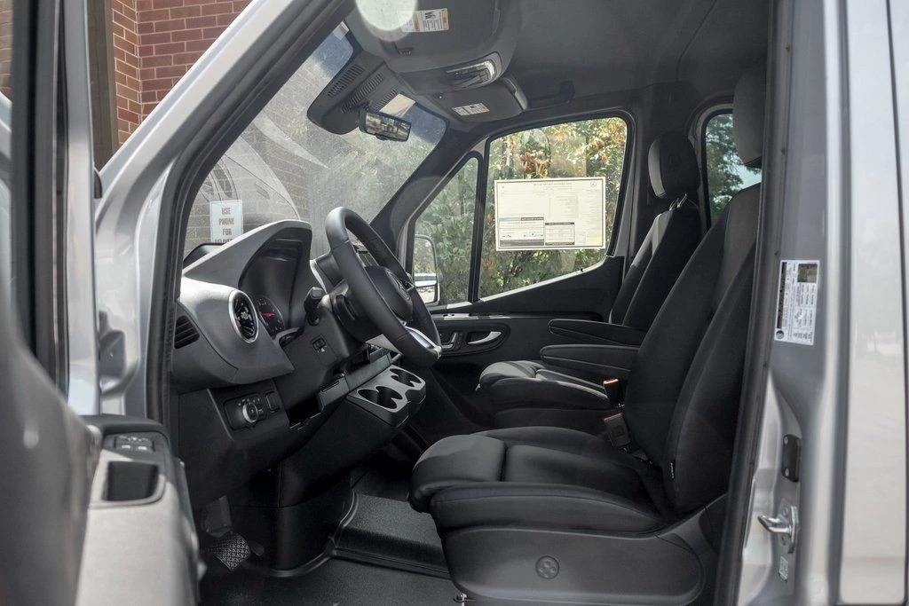 2025 Mercedes-Benz VS30 Sprinter - Image 12 of 21