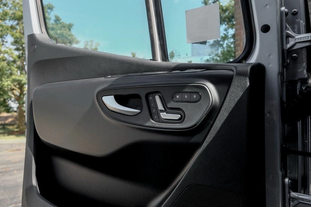 2025 Mercedes-Benz VS30 Sprinter - Image 14 of 21