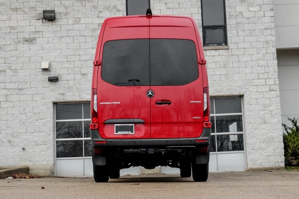 2025 Mercedes-Benz VS30 Sprinter - Image 9 of 12