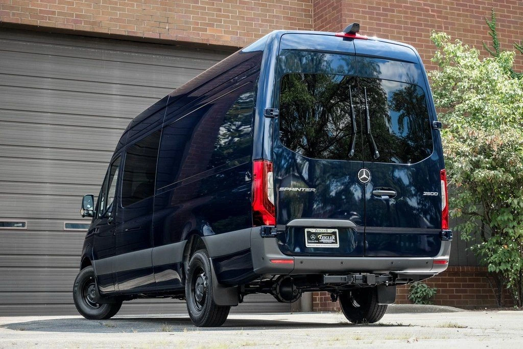 2025 Mercedes-Benz VS30 Sprinter - Image 2 of 21