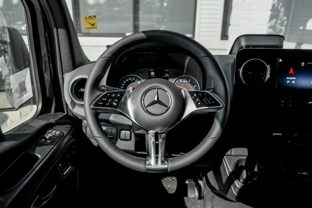 2025 Mercedes-Benz VS30 Sprinter - Image 18 of 21