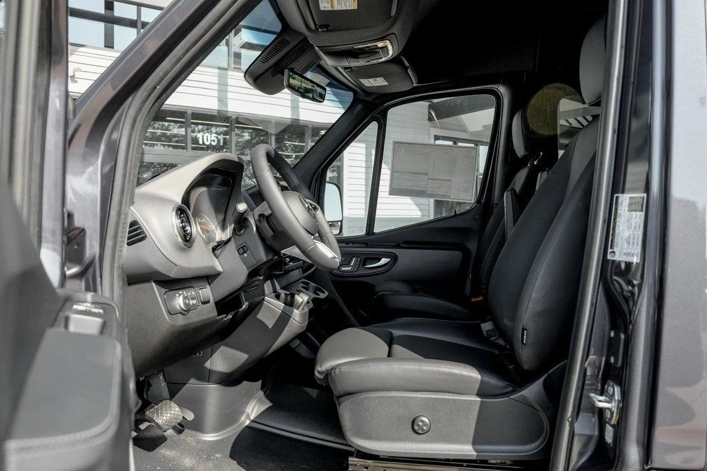 2025 Mercedes-Benz VS30 Sprinter - Image 12 of 21