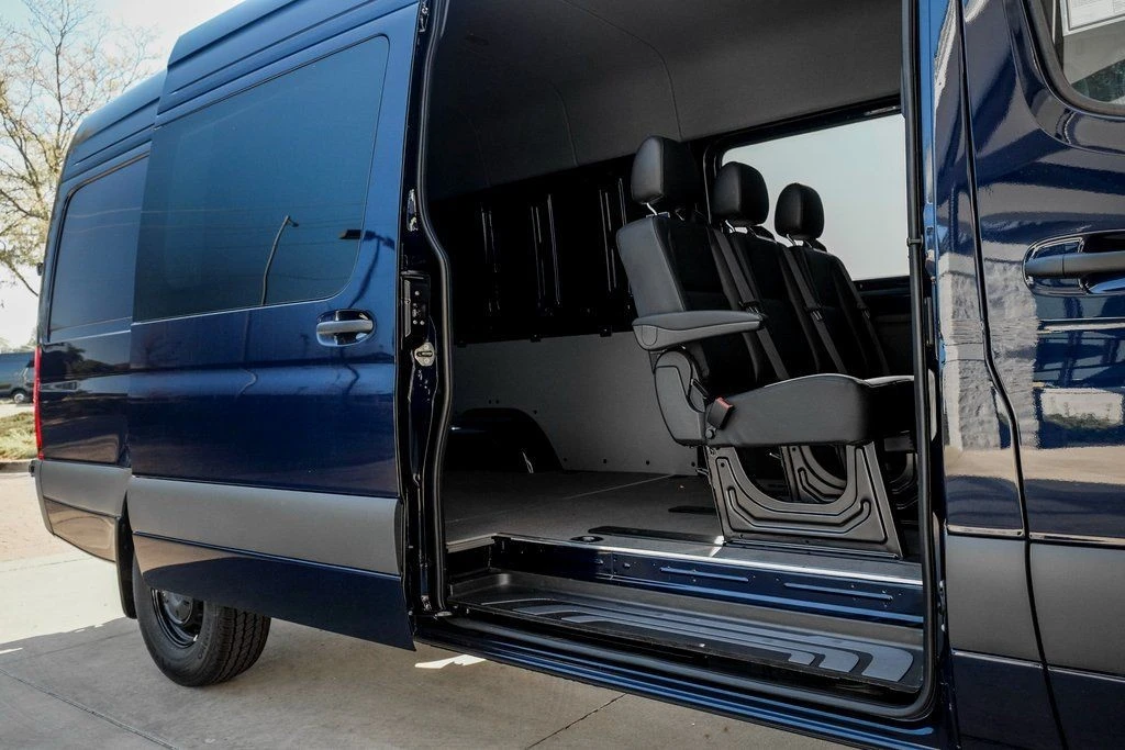 2025 Mercedes-Benz VS30 Sprinter - Image 10 of 21