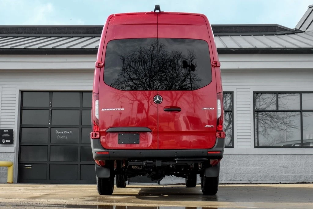 2025 Mercedes-Benz VS30 Sprinter - Image 9 of 12