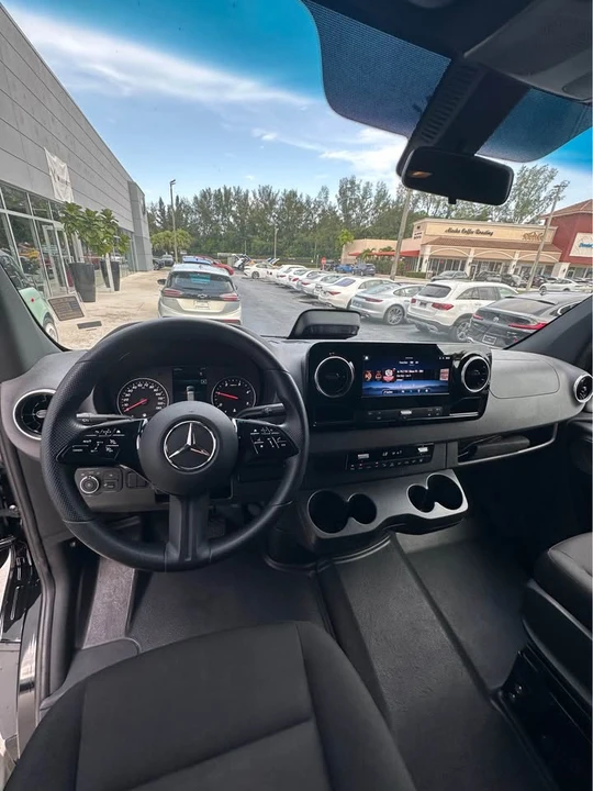 2025 Mercedes-Benz VS30 Sprinter - Image 5 of 6