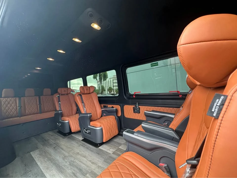 2025 Mercedes-Benz VS30 Sprinter - Image 4 of 6