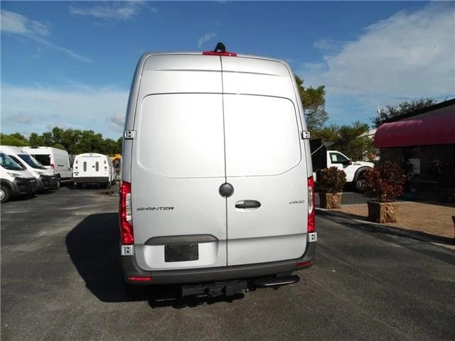 2025 Mercedes-Benz VS30 Sprinter - Image 6 of 21