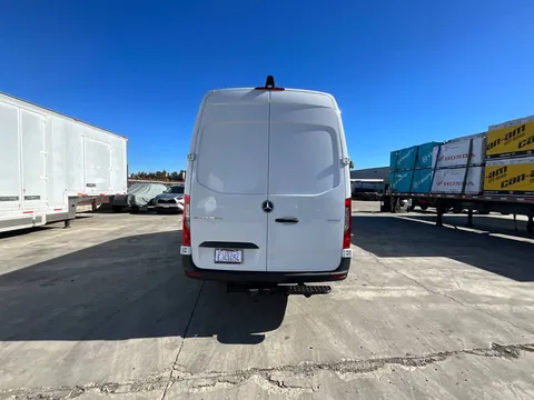2025 Mercedes-Benz Sprinter 2500 High Roof