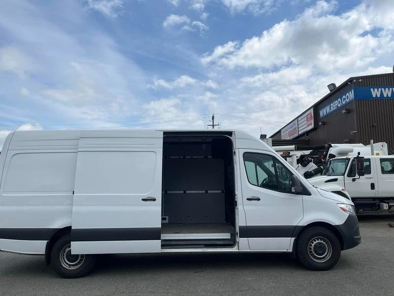 2025 Mercedes-Benz VS30 Sprinter - Image 8 of 20