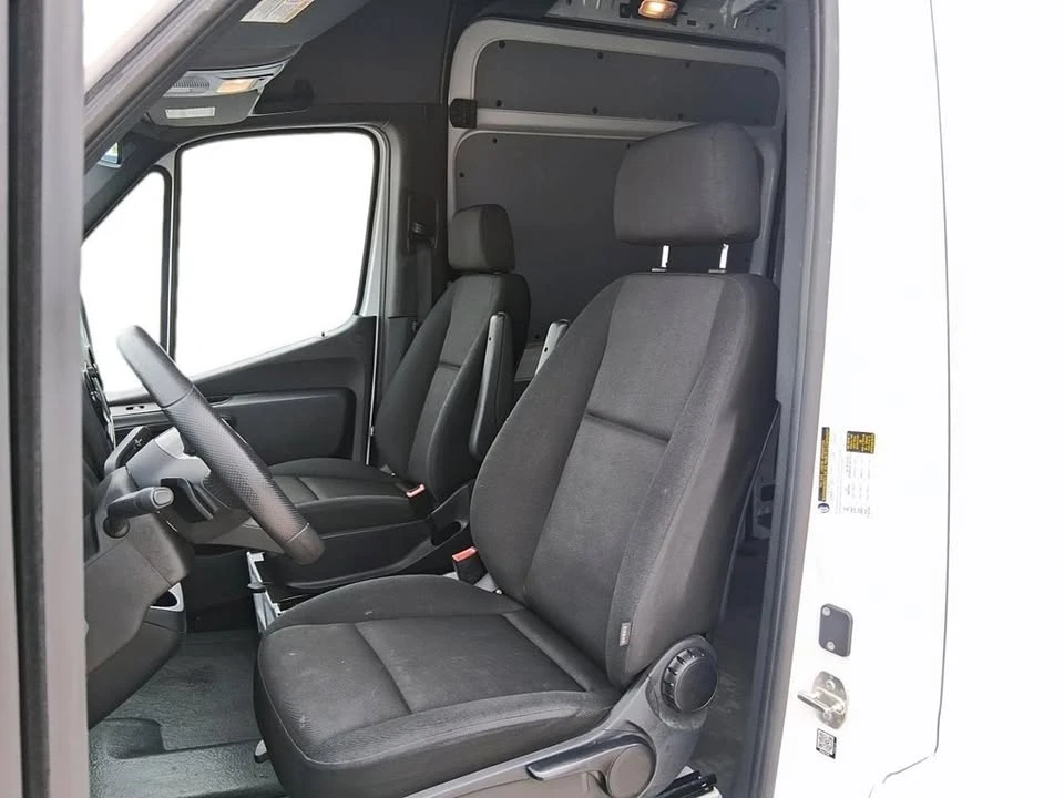2025 Mercedes-Benz VS30 Sprinter - Image 8 of 9