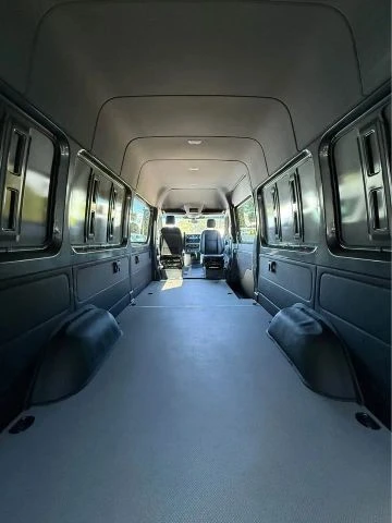 2025 Mercedes-Benz VS30 Sprinter - Image 8 of 11