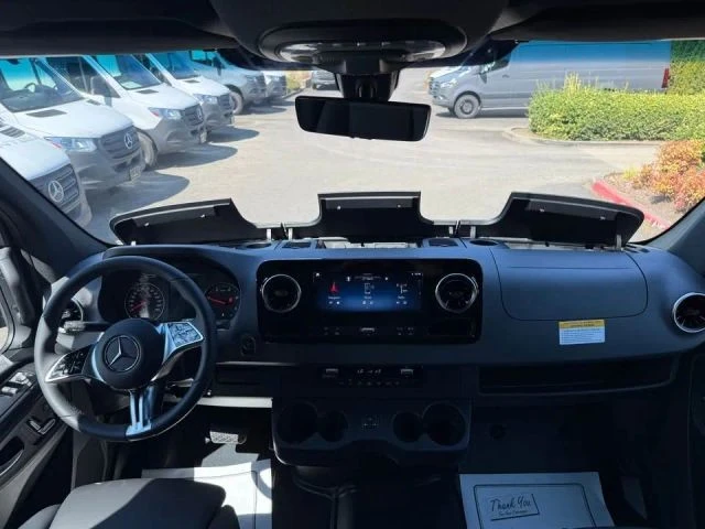2025 Mercedes-Benz VS30 Sprinter - Image 10 of 11