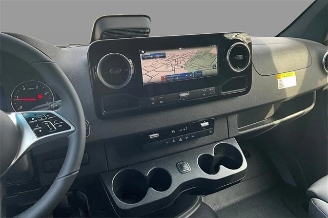 2025 Mercedes-Benz VS30 Sprinter - Image 10 of 18