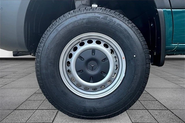 2025 Mercedes-Benz VS30 Sprinter - Image 15 of 18