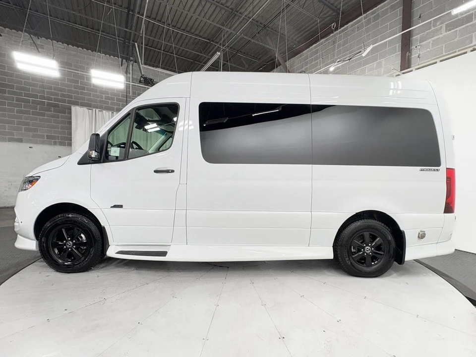 2025 Mercedes-Benz VS30 Sprinter - Image 4 of 21