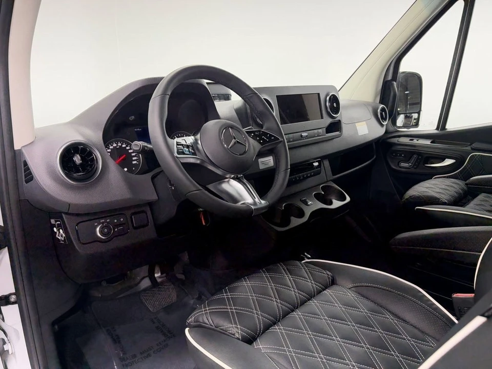 2025 Mercedes-Benz VS30 Sprinter - Image 9 of 21