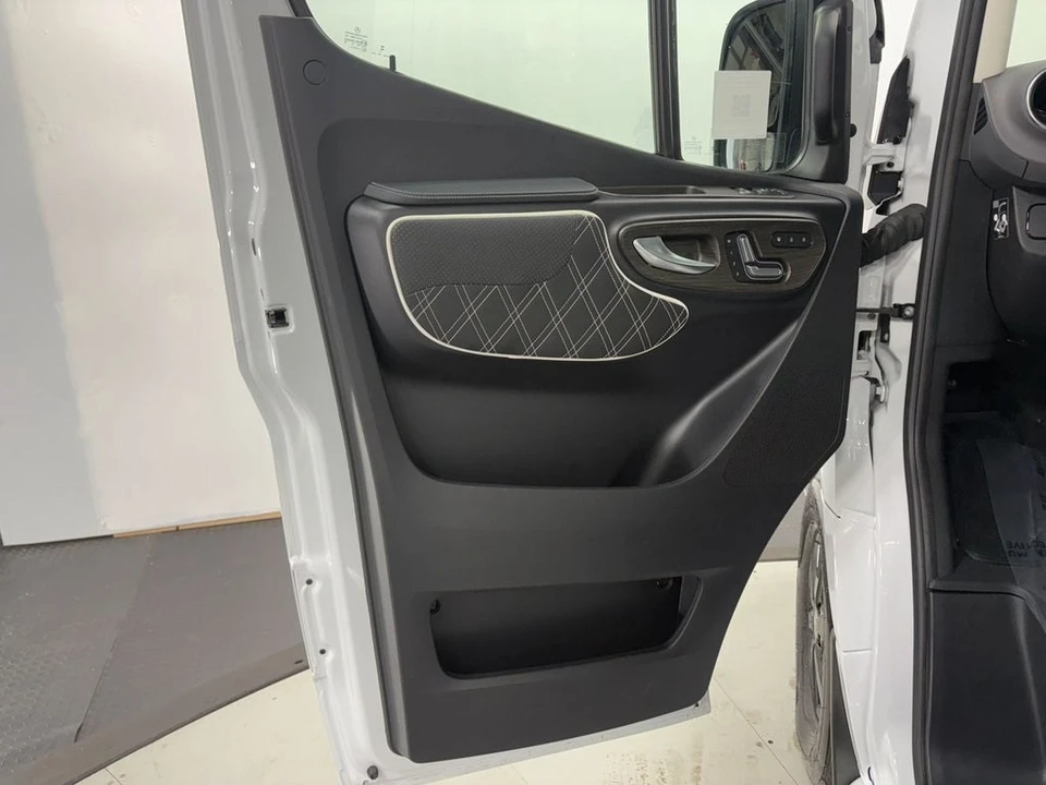 2025 Mercedes-Benz VS30 Sprinter - Image 6 of 21