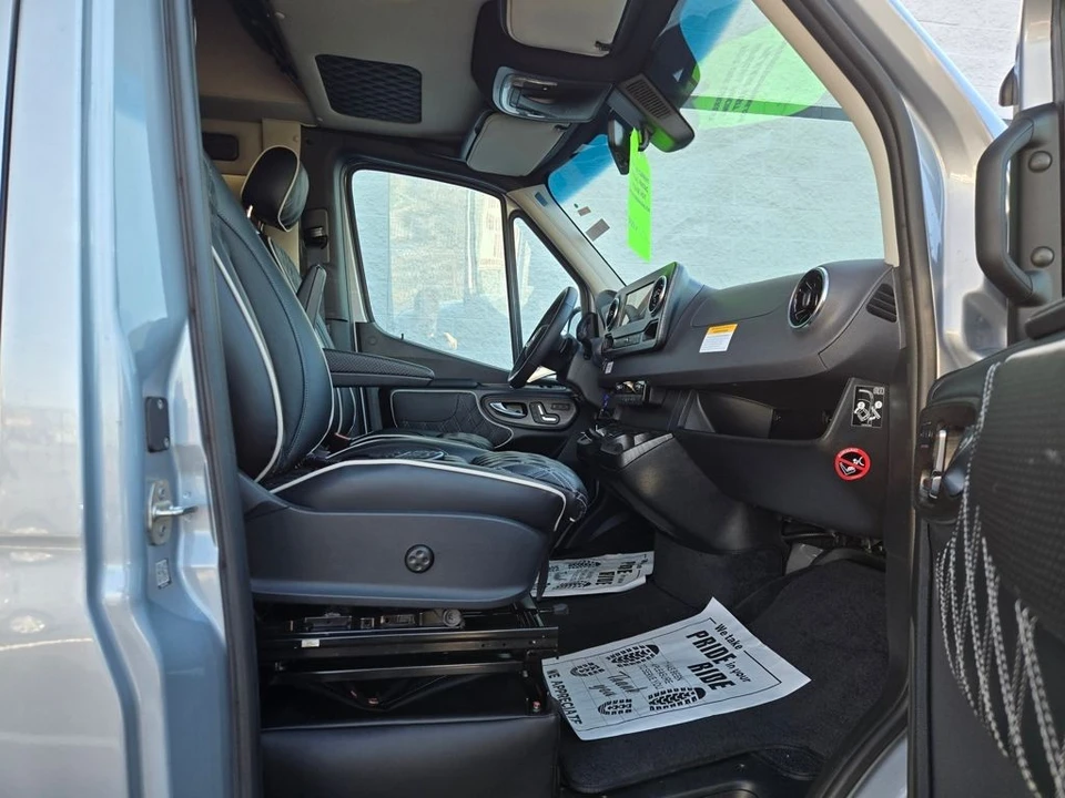 2025 Mercedes-Benz VS30 Sprinter - Image 14 of 21