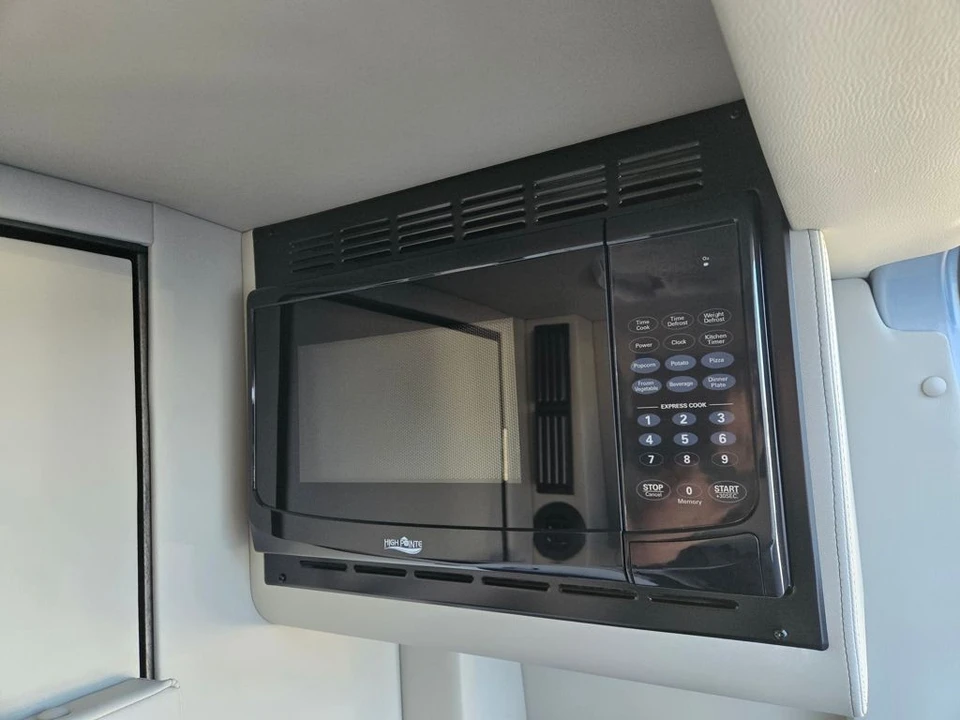 2025 Mercedes-Benz VS30 Sprinter - Image 9 of 12