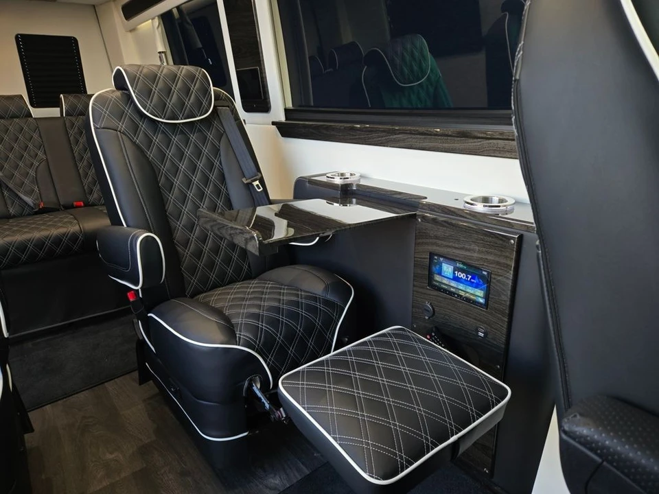 2025 Mercedes-Benz VS30 Sprinter - Image 10 of 21