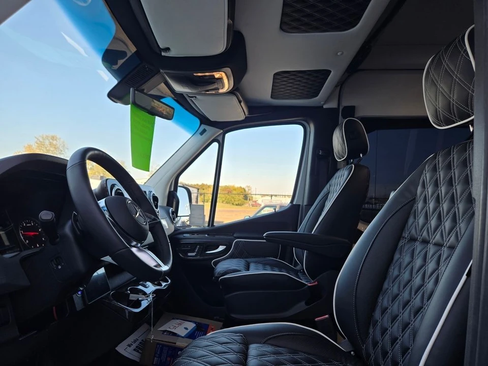 2025 Mercedes-Benz VS30 Sprinter - Image 13 of 21