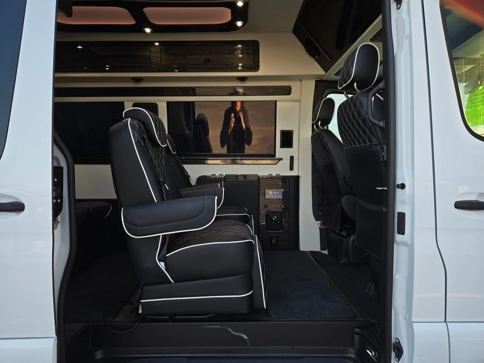 2025 Mercedes-Benz VS30 Sprinter - Image 9 of 21