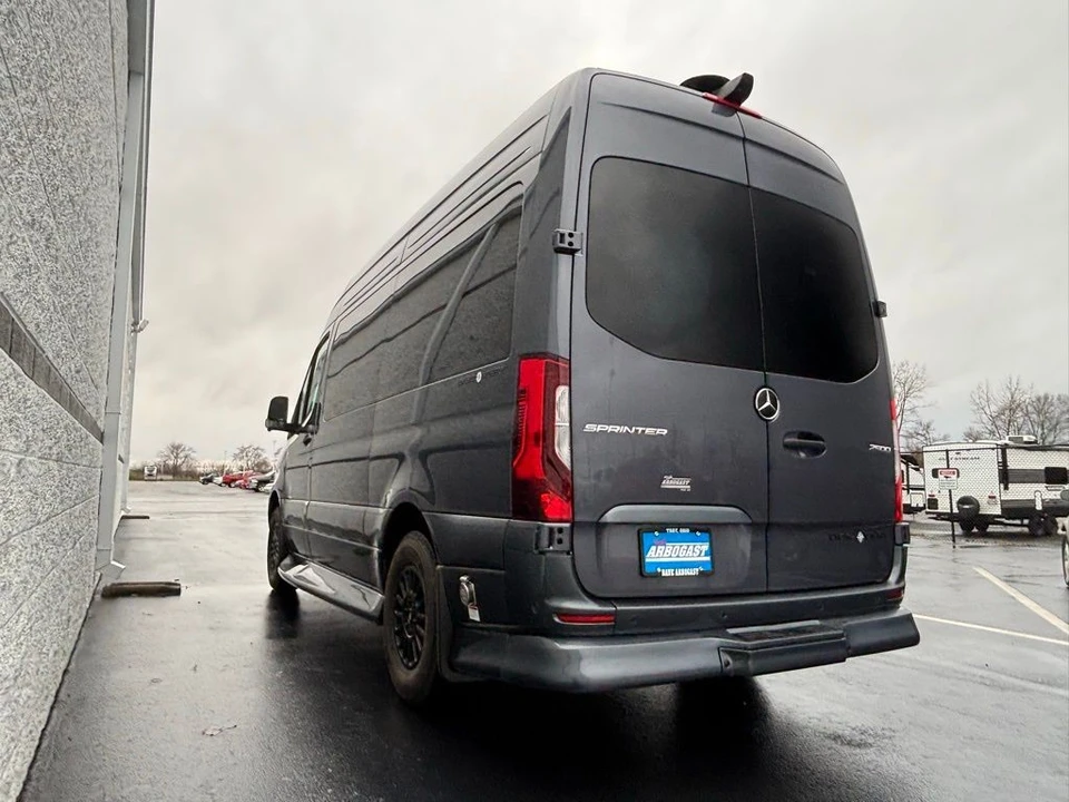 2025 Mercedes-Benz VS30 Sprinter - Image 13 of 21
