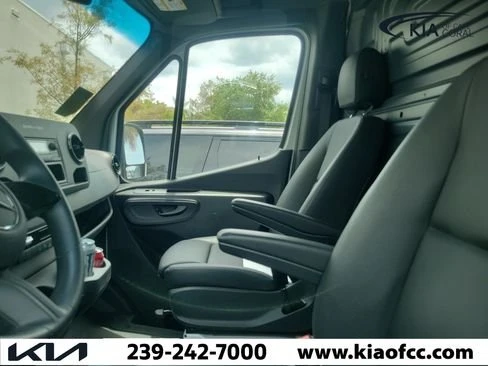 2025 Mercedes-Benz VS30 Sprinter - Image 6 of 11