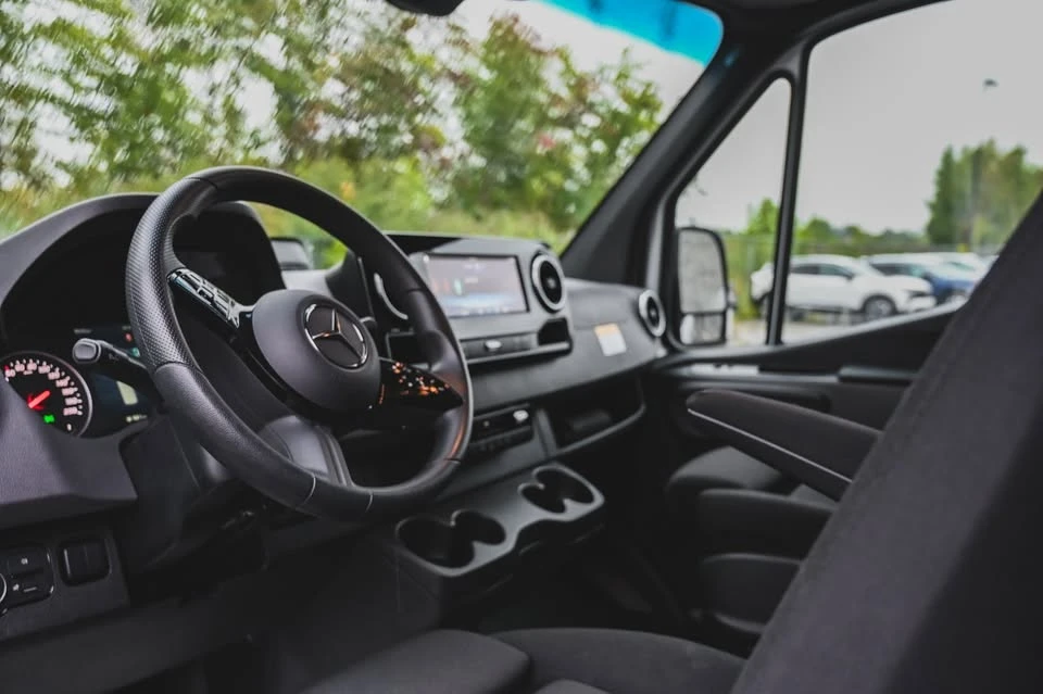 2025 Mercedes-Benz VS30 Sprinter - Image 12 of 19
