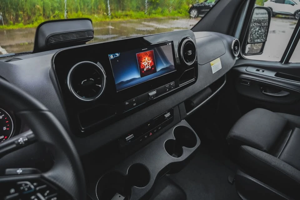 2025 Mercedes-Benz VS30 Sprinter - Image 18 of 19
