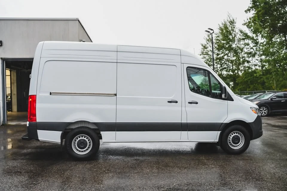 2025 Mercedes-Benz VS30 Sprinter - Image 8 of 19