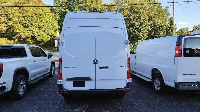 2025 Mercedes-Benz VS30 Sprinter - Image 8 of 20