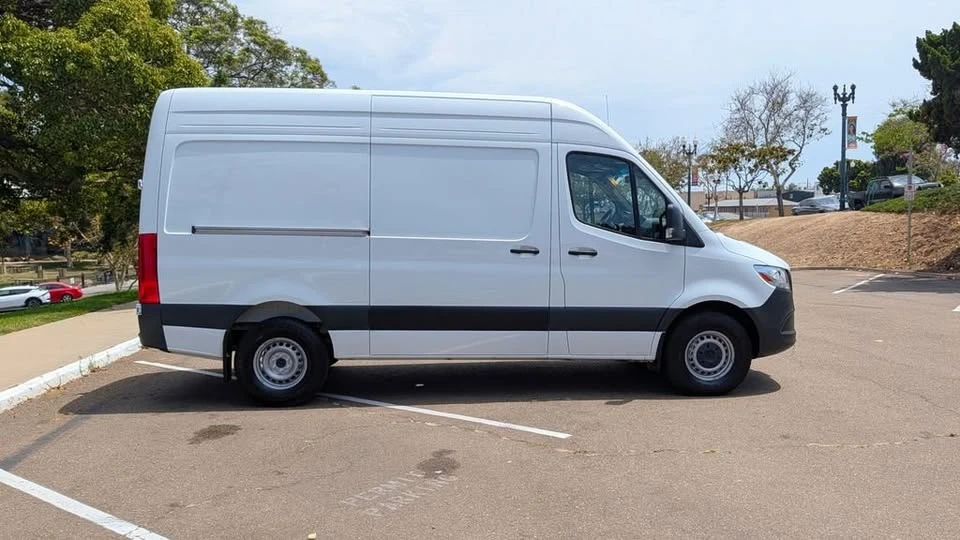2025 Mercedes-Benz VS30 Sprinter - Image 3 of 14