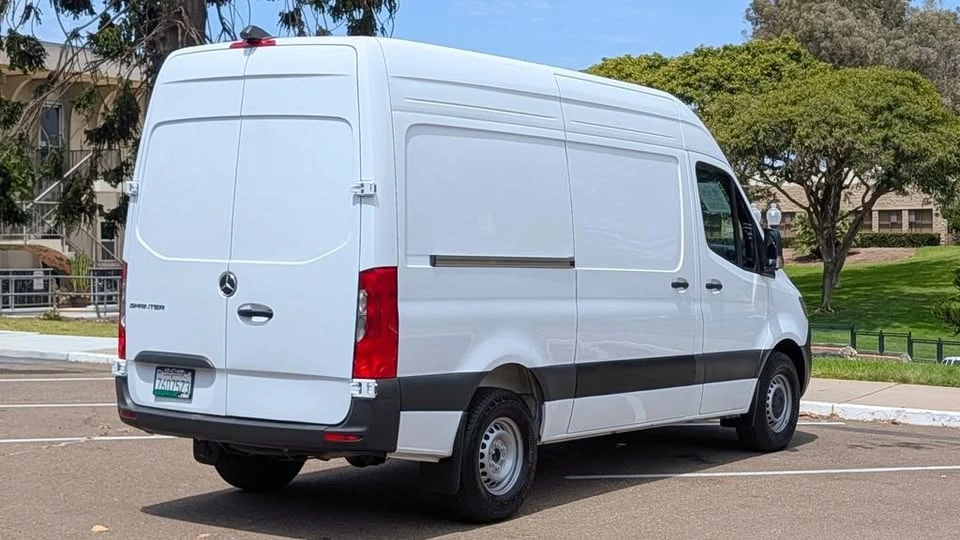 2025 Mercedes-Benz VS30 Sprinter - Image 13 of 14