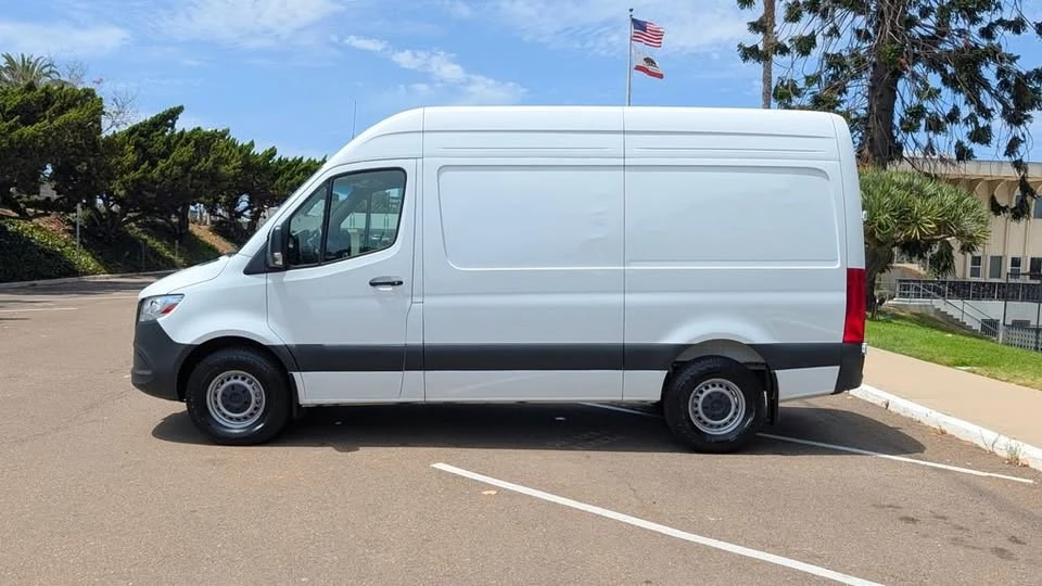 2025 Mercedes-Benz VS30 Sprinter - Image 8 of 14