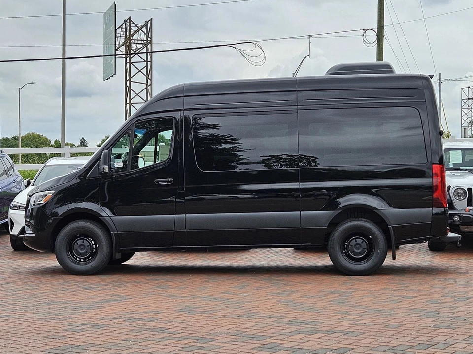 2025 Mercedes-Benz VS30 Sprinter - Image 4 of 12
