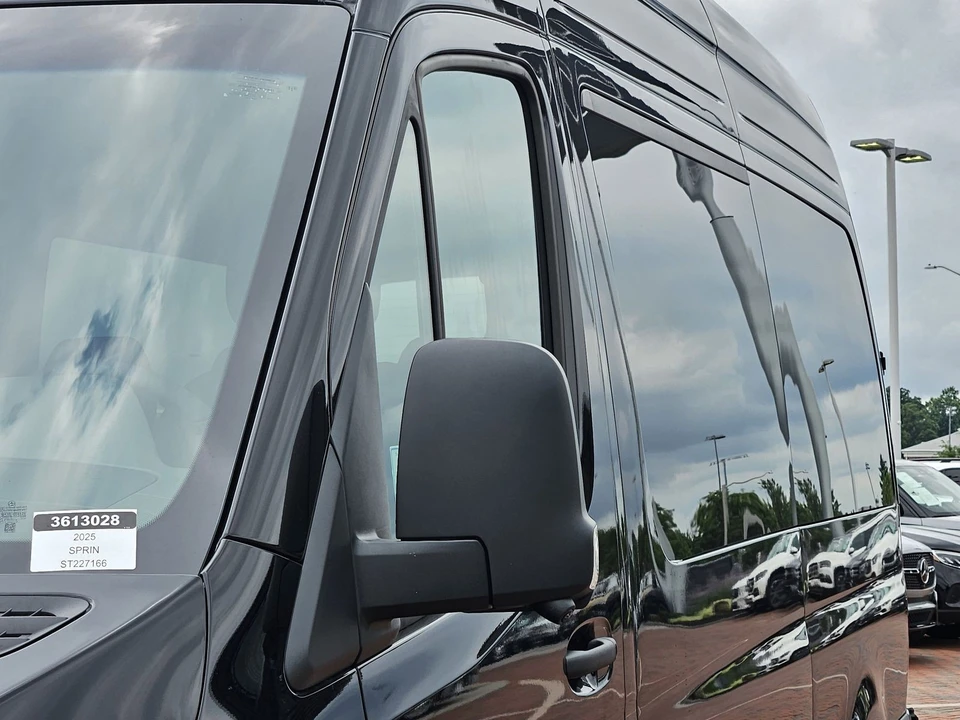 2025 Mercedes-Benz VS30 Sprinter - Image 8 of 12
